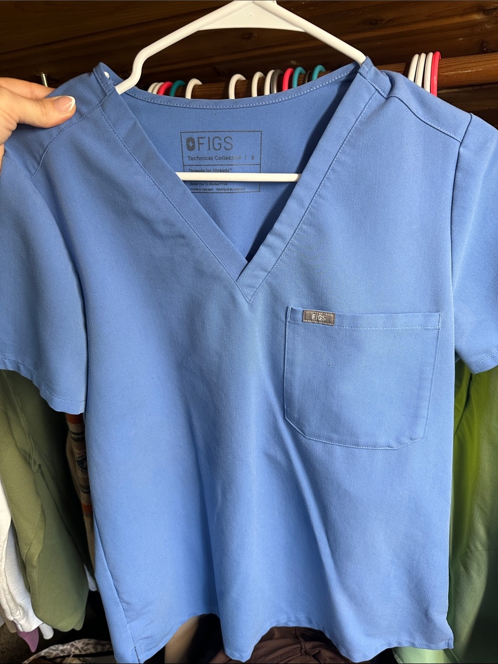 FIGS women’s small Catarina one pocket scrub top